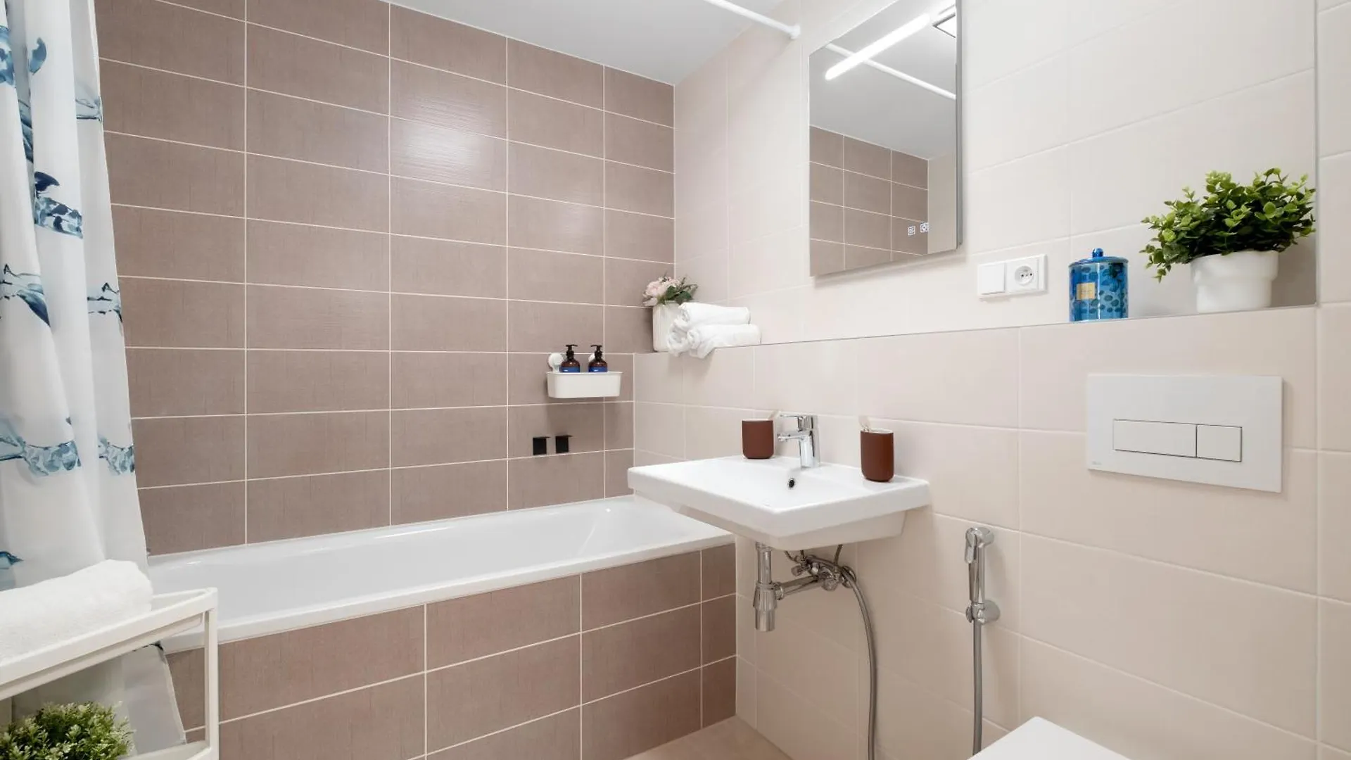 Three Bedroom Aparment With Terrace By Prague Days Apartman