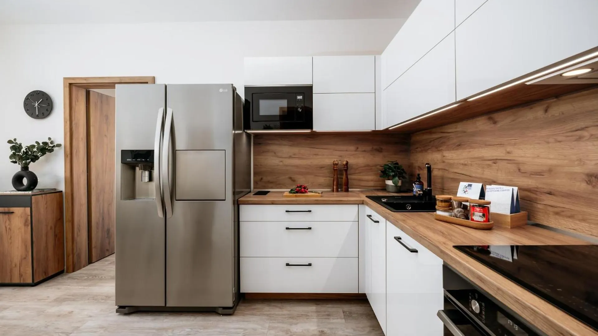 Three Bedroom Aparment With Terrace By Prague Days 0*,