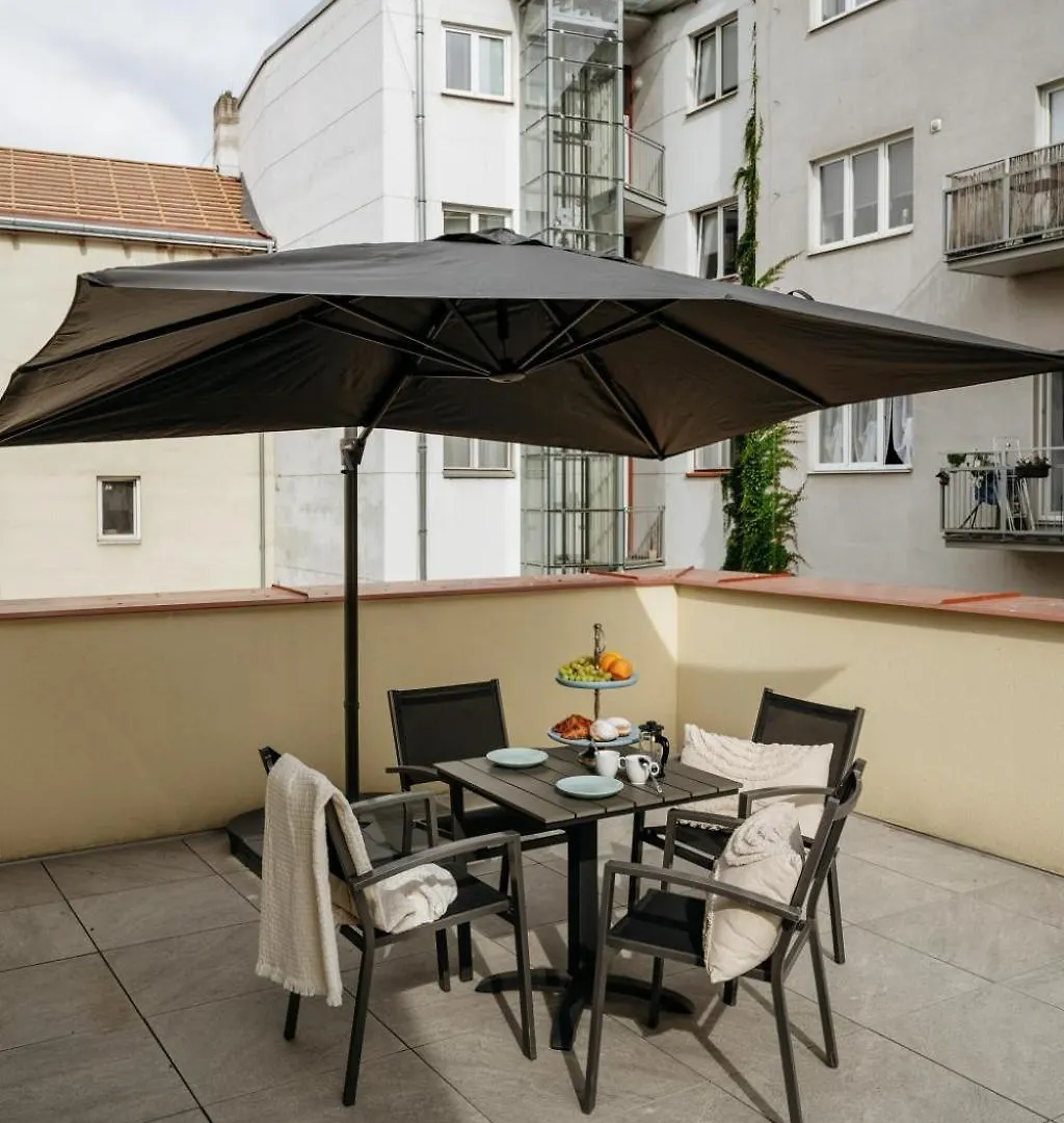 Three Bedroom Aparment With Terrace By Prague Days Csehország