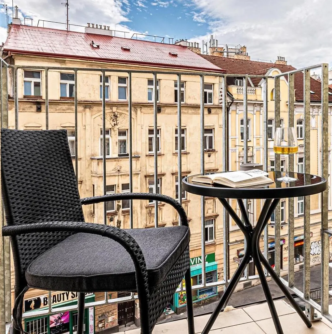 Three Bedroom Aparment With Terrace By Prague Days Apartment