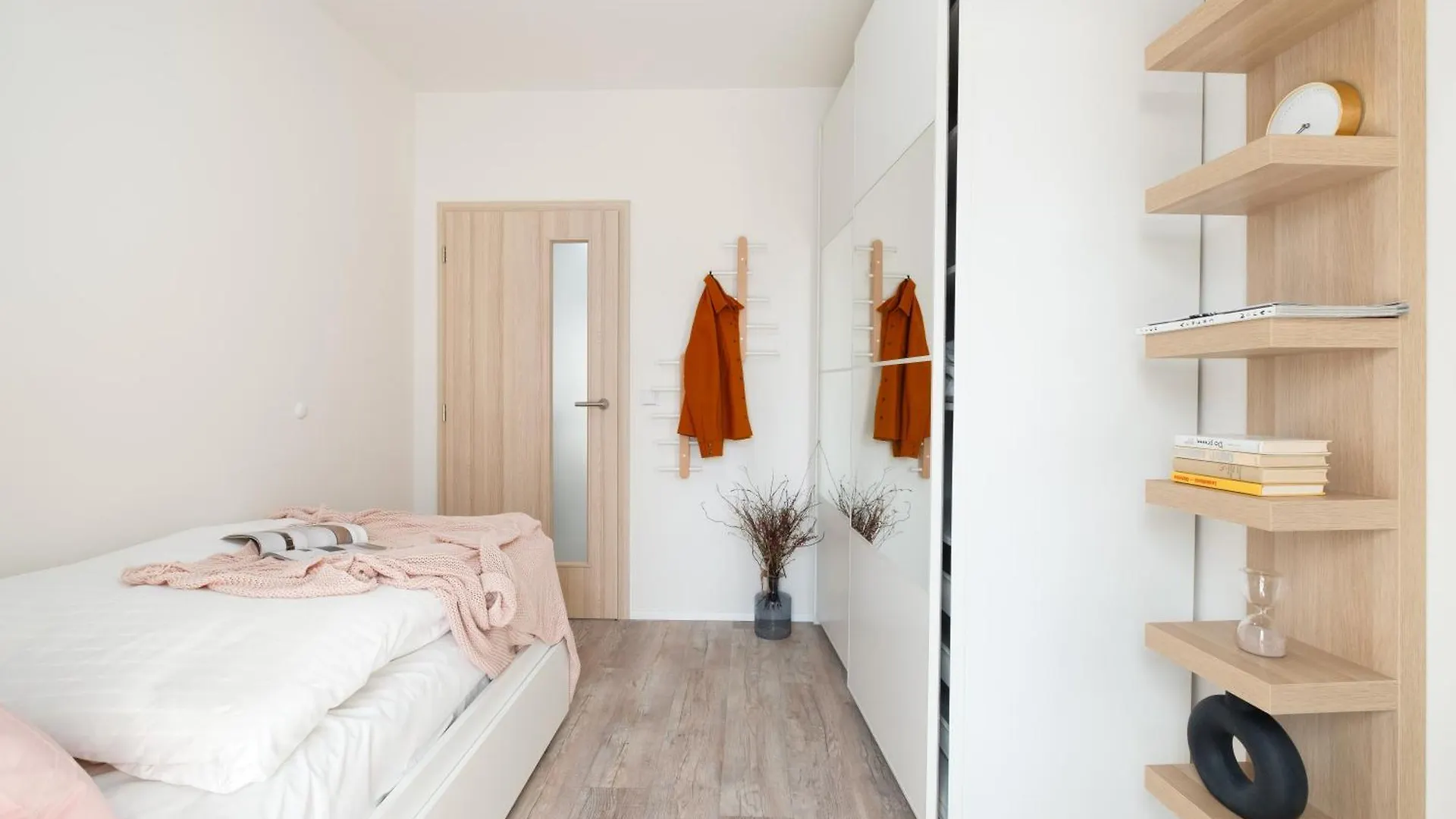 Three Bedroom Aparment With Terrace By Prague Days Apartment