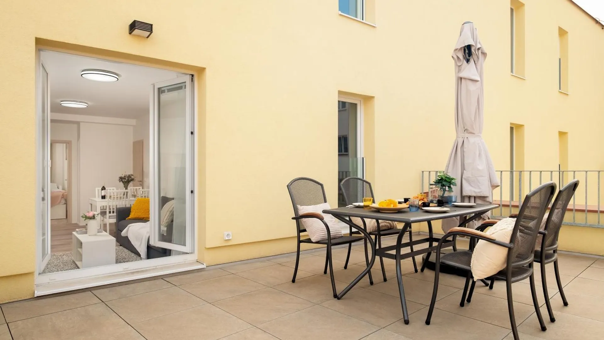 Three Bedroom Aparment With Terrace By Prague Days