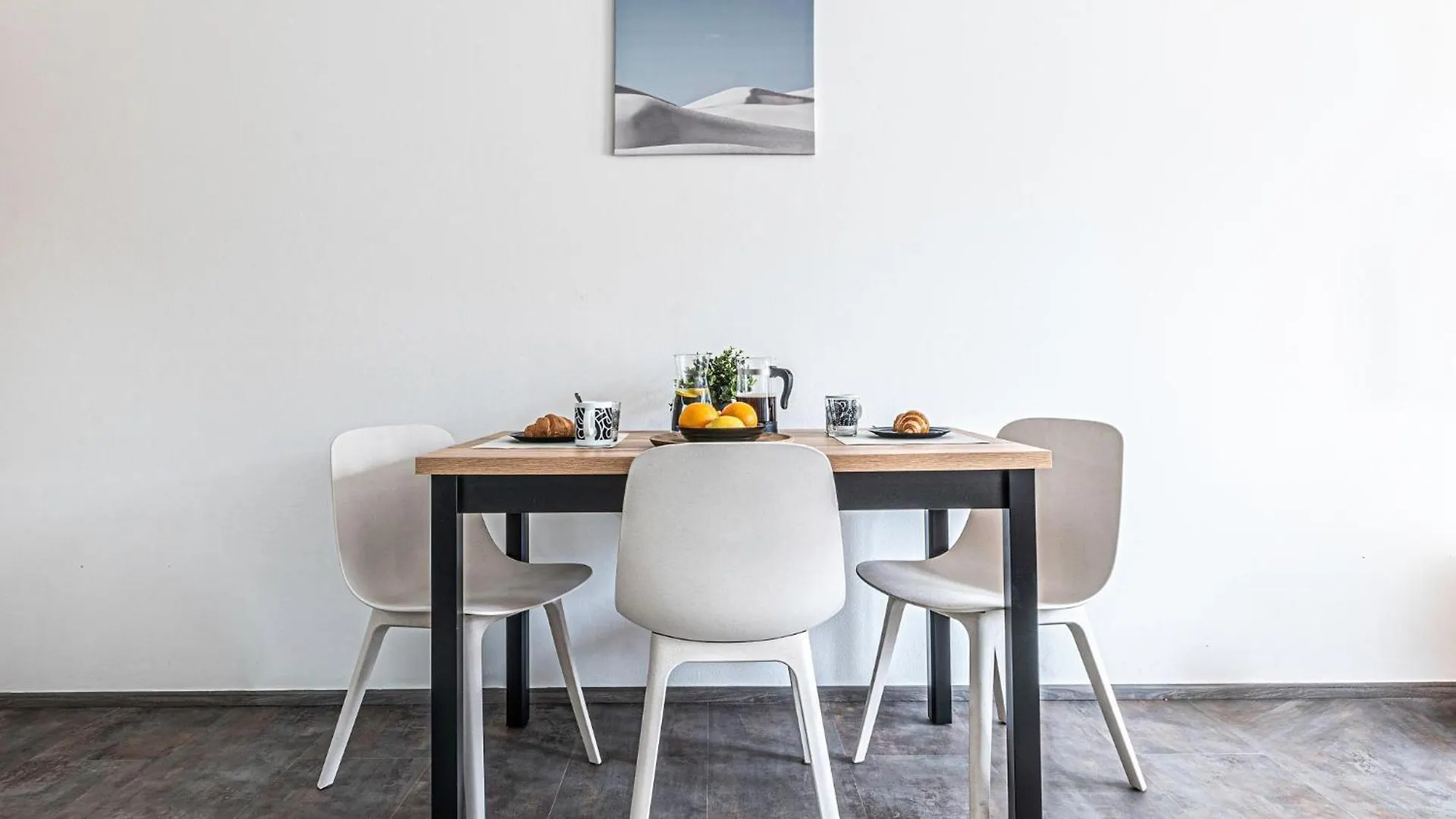 Three Bedroom Aparment With Terrace By Prague Days Apartment
